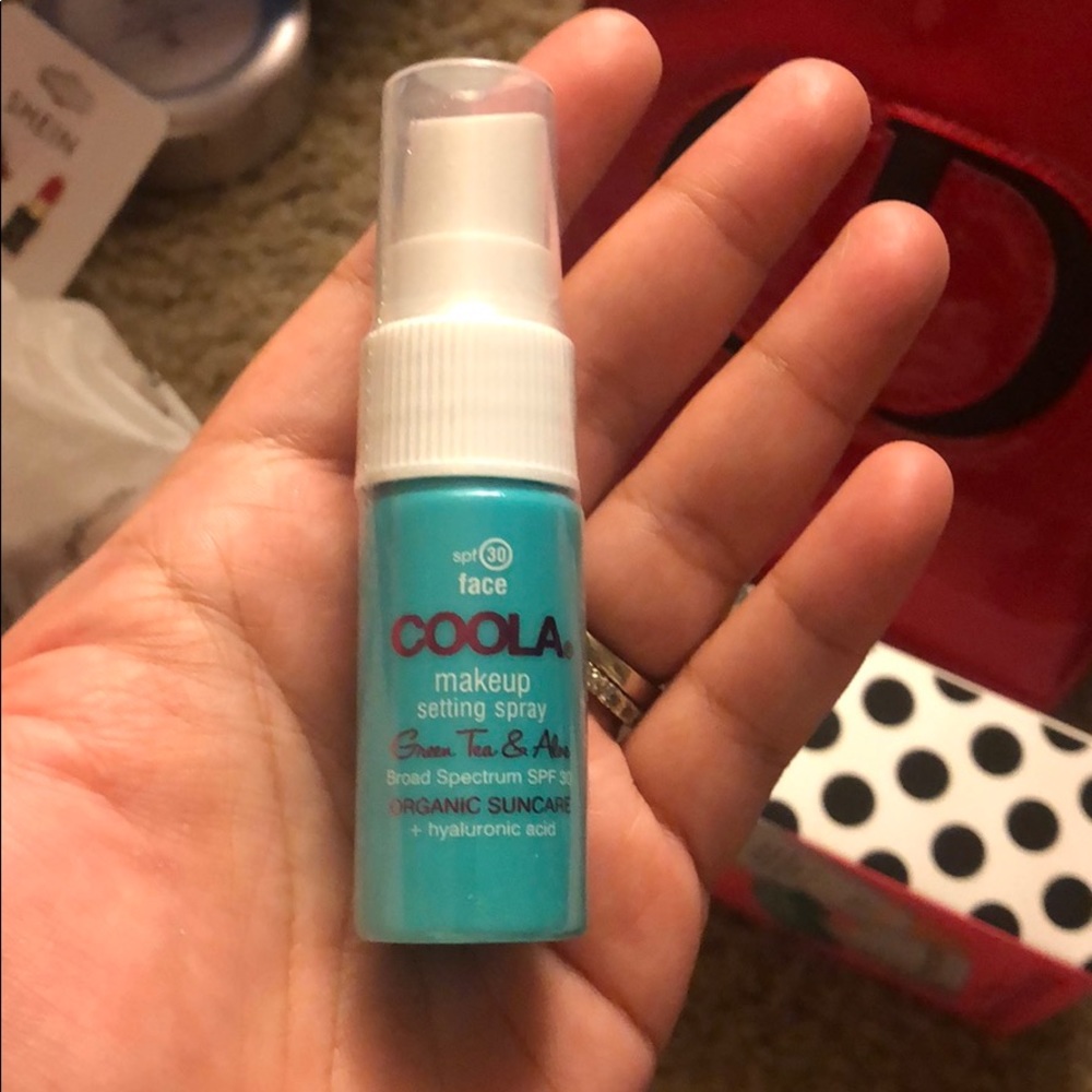 Coola makeup setting spray